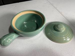 lot 129 image: Ceramic Soup Bowl with Handle and Lid - Green