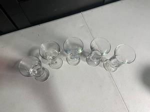 lot 166 image: Elegant Clear Glassware Set