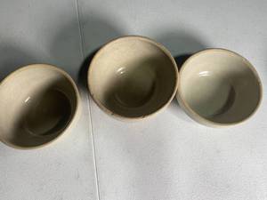 lot 168 image: Set of 3 Stoneware Mixing Bowls