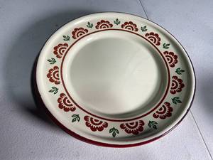 lot 211 image: Vintage Ceramic Plates with Floral Design, Set of 4
