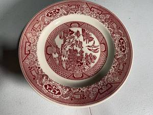 lot 220 image: Vintage Red Willow Pattern Dinner Plates - Set of 5