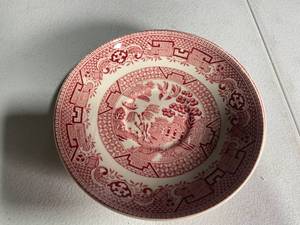lot 225 image: Vintage Pink Willow Ceramic Saucers, Set of 4