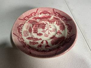 lot 231 image: Vintage Red Transferware Ceramic Plates and Bowl Set of 4