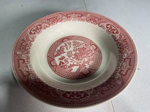 lot 243 image: Vintage Red Willow Pattern Ceramic Bowls - Set of 3