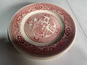 lot 250 image: Vintage Red Willow Transferware Plates - Set of 3