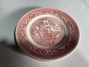 lot 251 image: Vintage Red Willow Transferware Plates - Set of 3