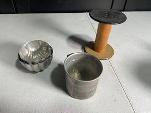 lot 263 image: Vintage Metal Bakeware and Wooden Thread Spool