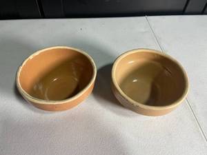 lot 266 image: Set of Two Vintage Terra Cotta Clay Pots