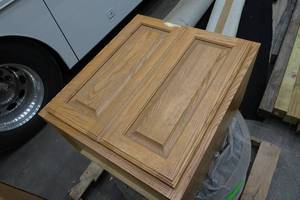 lot 107 image: Wood Kitchen Cabinet