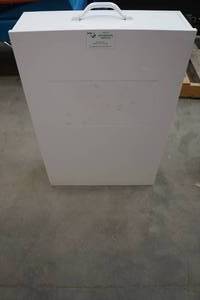 lot 19 image: Zee Medical Service Large Metal First Aid Box