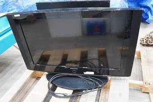 lot 20 image: Samsung 32 Flat Panel TV