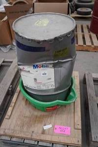 lot 38 image: Mobil SCH6800 Synthetic Gear Lube Drum