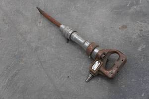 lot 104 image: Sullair MLC10 Air Chipping Hammer