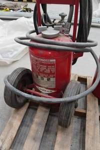 lot 69 image: Amerex 451 Nitrogen Cylinder Operated Wheeled Dry Chemical Extinguisher - 150 Lb