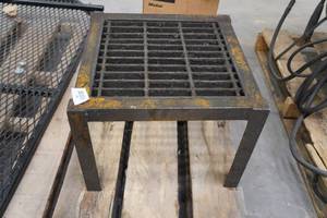 lot 86 image: Heavy Duty Industrial Steel Step