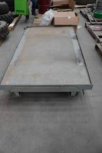 lot 92 image: Rolling Platform for Pickup Bed