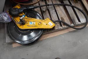 lot 53 image: Graco HPM65F Oil Hose Reel with Electronic Meter