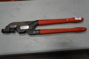 lot 124 image: Burndy MY29-3C Dieless Hytool Crimper