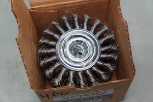 lot 156 image: 4 Anchor 4 Standard Twist Knot Wire Wheels