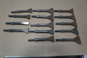 lot 192 image: Assorted Hex Shank Air Hammer Chipping Bits - Short