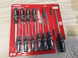 Husky Screw Driver Set (1 Missing)&nbsp