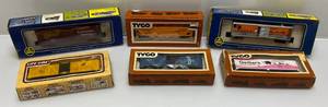 lot 195 image: Misc. Vintage HO Scale Train Cars In Original Boxes Including Gerbers And More (Some Boxes Beat Up)