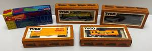 lot 201 image: Misc. Vintage HO Scale Train Cars In Original Boxes Including Dupont And More (Some Boxes Beat Up)