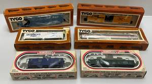 lot 204 image: Misc. Vintage HO Scale Train Cars In Original Boxes Including Gulf  And More (Some Boxes Beat Up)