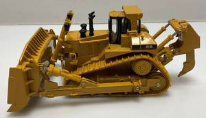 lot 129 image: Vintage 150 Scale Norscot Group Inc. Die-Cast Cat D11R Dozer
