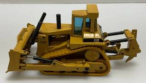 lot 131 image: Vintage Joal Brand 170 Die-Cast Cat Cat D10N Dozer