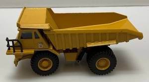 lot 133 image: Vintage 170 Scale Norscot Group Inc. Die-Cast Cat  773B Off Road Dump Truck