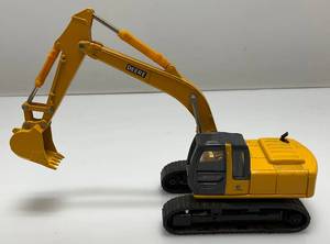 lot 139 image: Vintage ERTL 170 Scale Die-Cast John Deere Excavator