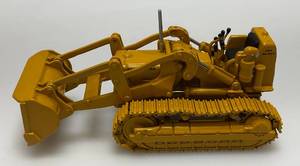 lot 144 image: Vintage 150 Scale Norscot Group Inc. Die-Cast CAT 977 Traxcavator With Metal Tracks