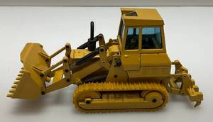 lot 145 image: Vintage Joal Brand 170 Scale Die-Cast Cat 955L Track Loader