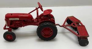 lot 151 image: Vintage 1989 Ertl McCormick Farmall Cub Tractor Die-Cast Metal 116 #2401 689-8916 & Ertl Disc Plow