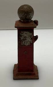 lot 159 image: Antique Arcade Brand Cast Iron Clock Face Service Station Gas Pump (VERY COOL)