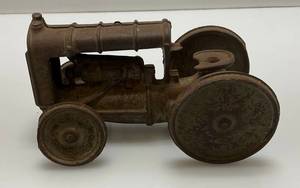 lot 160 image: Antique W & K Fordson Tractor Cast Iron 5.5 (VERY COOL)