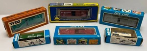 lot 193 image: Misc. Vintage HO Scale Train Cars In Original Boxes (Some Boxes Beat Up)