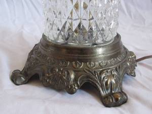 Vintage 1960s Crystal base Lamp