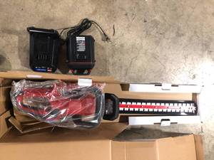 Toro 60V Hedge Trimmer Flex-Force   Customer Returns See Pictures