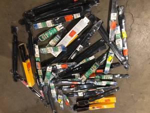 Lot of Assorted Lawn Mower Blades Various Sizes and Conditions  Customer Returns See Pictures