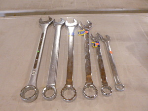 lot 12 image: 6 Wrenches