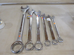 lot 14 image: 6 Wrenches