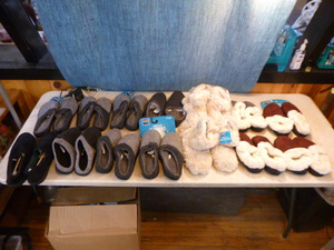 lot 96 image: Lot of Slippers