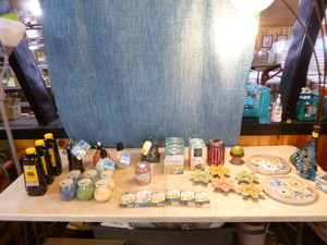 lot 104 image: Miscellaneous Dcor