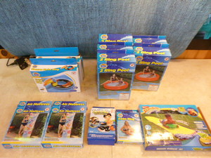 lot 107 image: PoolWater Toys