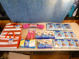 lot 108 image: PoolWater Toys