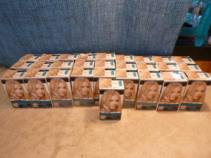 lot 122 image: 28 Boxes of LOreal Touch-On Highlights