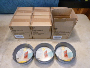 lot 182 image: 6 Boxes of Wilton Non-Stick Aluminum Steel Round Baking Pans