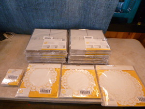 lot 193 image: Wilton Adjustable Cake Boxes and Doilies